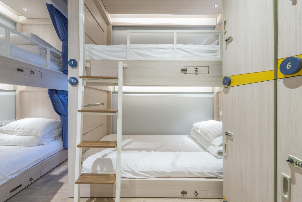 Kinnon Deluxe Hostel Coworking Cafe Бангкок Екстер'єр фото