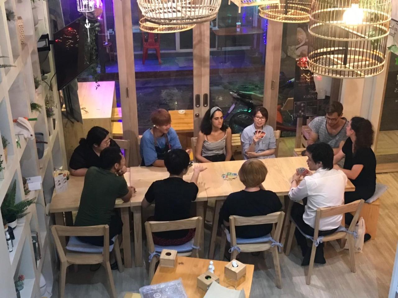 Kinnon Deluxe Hostel Coworking Cafe Бангкок Екстер'єр фото