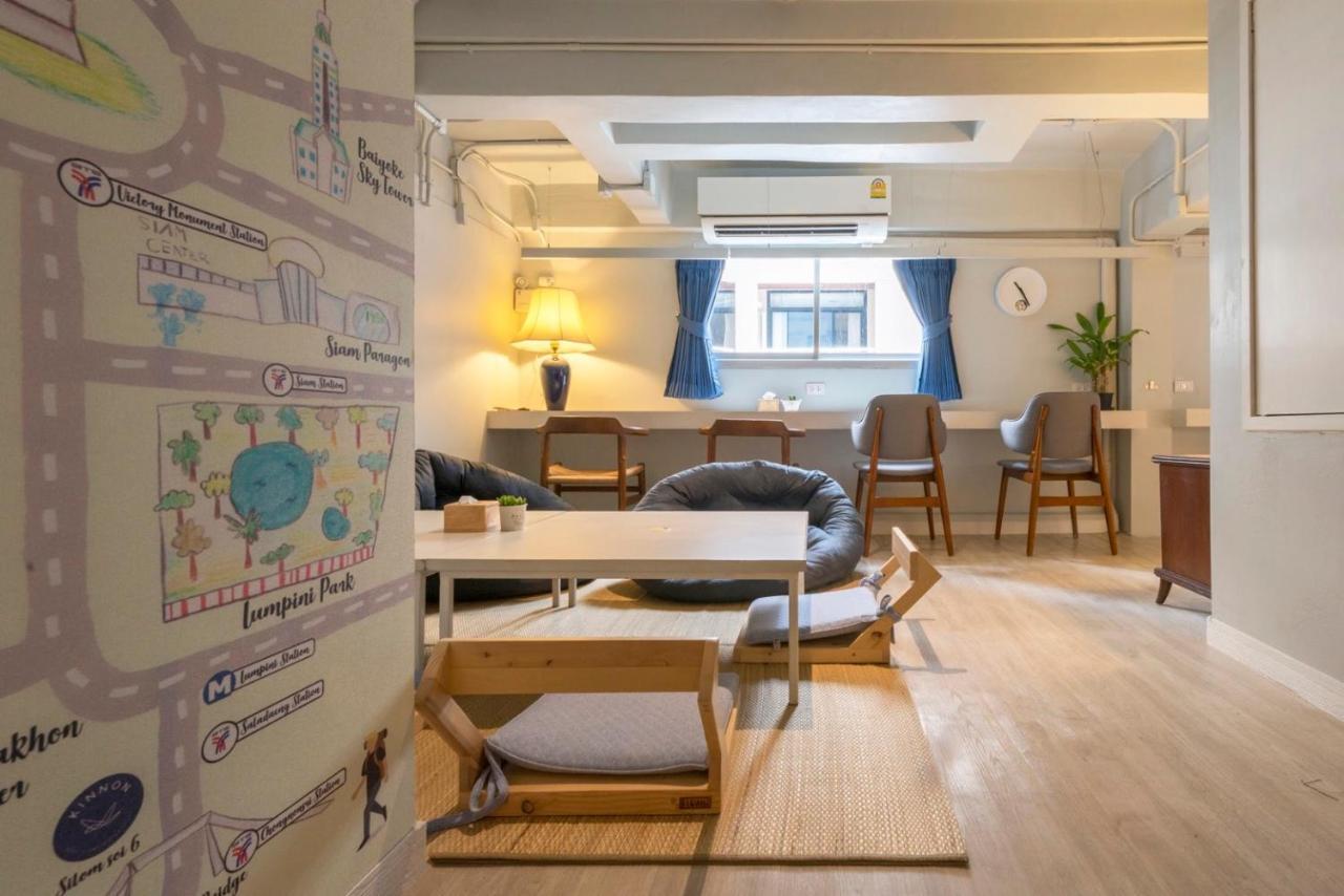 Kinnon Deluxe Hostel Coworking Cafe Бангкок Екстер'єр фото